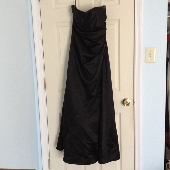 ✂️PRICE CUT✂️ Black Worthington Gown