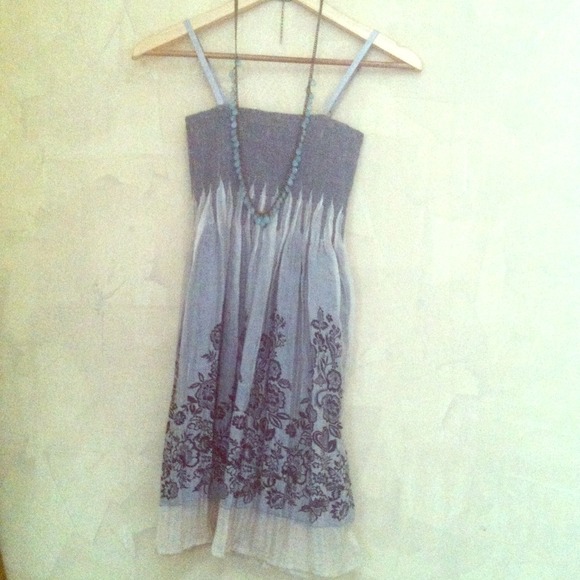 Black & cream dress (necklace not included)