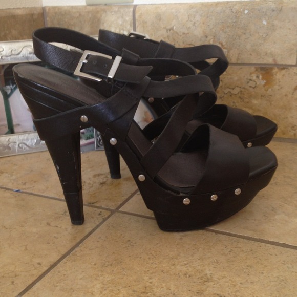 Jessica Simpson Strappy Pump