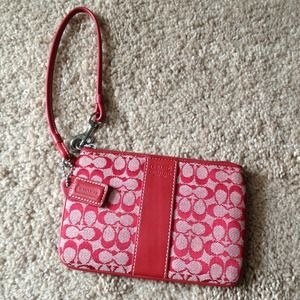 🚫SOLD IN BUNDLE🚫💯Authentic Red Coach Wristlet😍