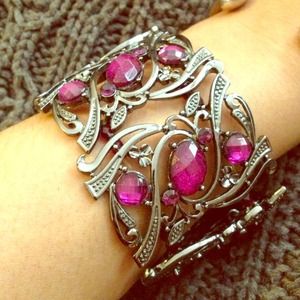 ❌🎁BUNDLED🎁❌Beautiful purple bracelet
