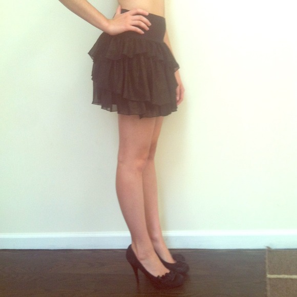 Black & gold mini skirt
