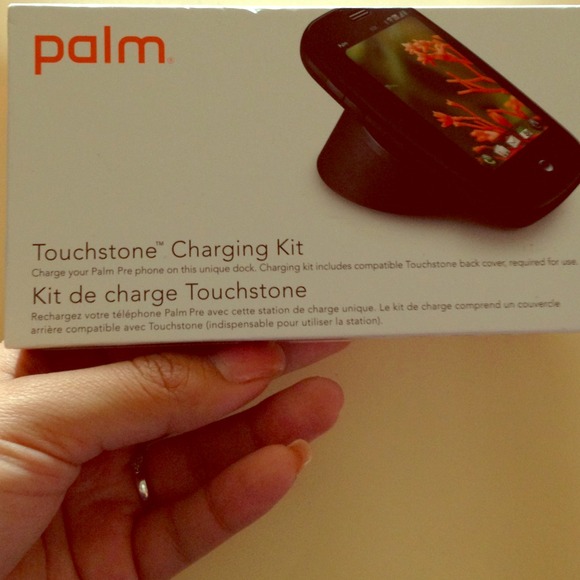 Touchstone charging kit for Palm phone