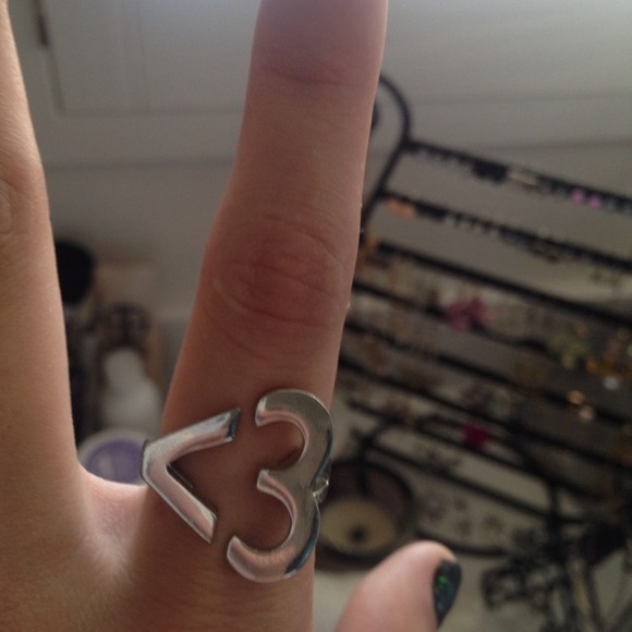 Silver Heart Ring - Picture 4 of 4