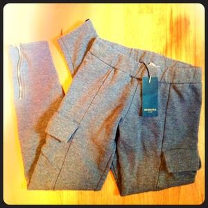 Reserved!!!!Grey leggings with pockets and zippers