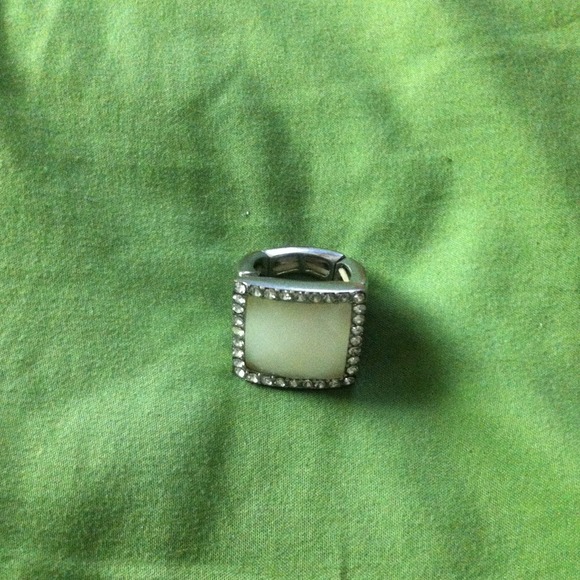 Ann Taylor ring - Picture 2 of 3