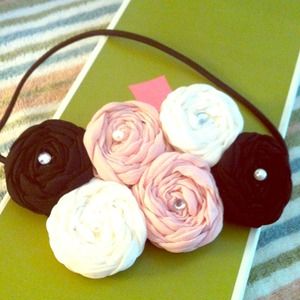 Pearl and gem expandable headband