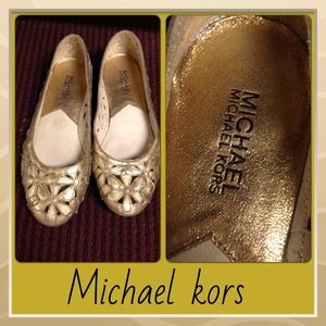 MICHAEL Michael Kors Shoes - Host pick 8/19 🎉 Michael kors flats MICHAEL Michael Kors Shoes - Host pick 8/19 🎉 Michael kors flats