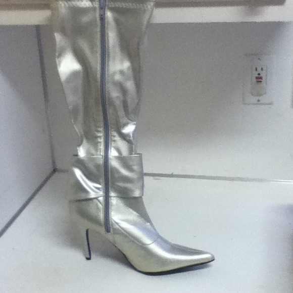 Metallic boot - Picture 2 of 2