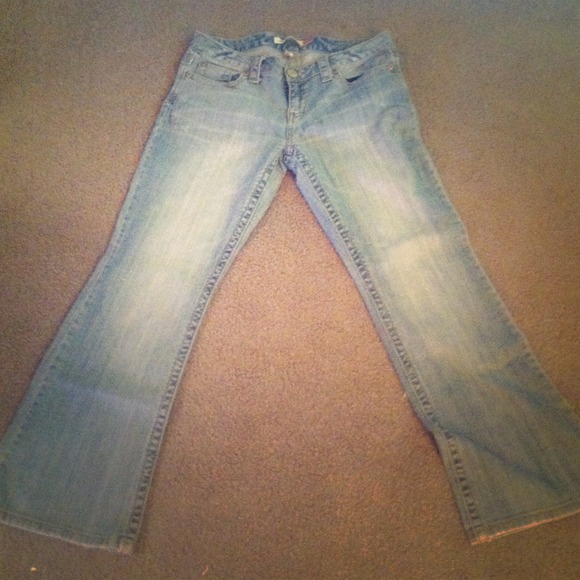 Aeropostale light wash jeans! Size 9/10!