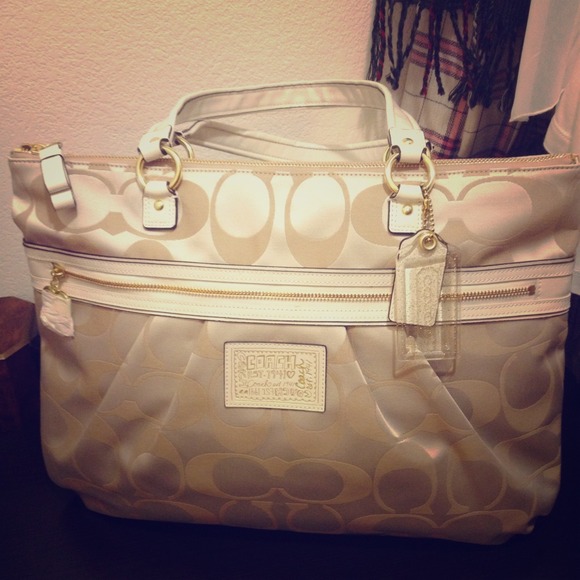 💢SOLD💢Coach daisy signature tote