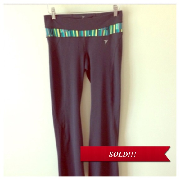 SOLD in bundle! Old Navy yoga pants + FREE tank