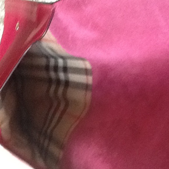 SOLD .....authentic burberry leather iPad case - Picture 2 of 3