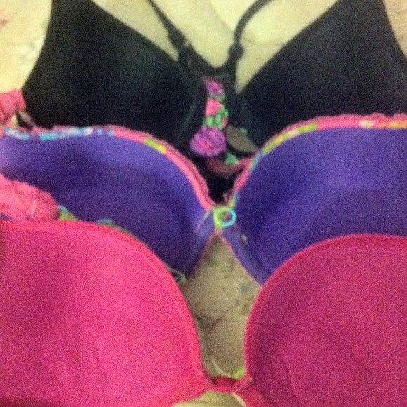 ✨SOLD✨Bra bundle - Picture 2 of 2