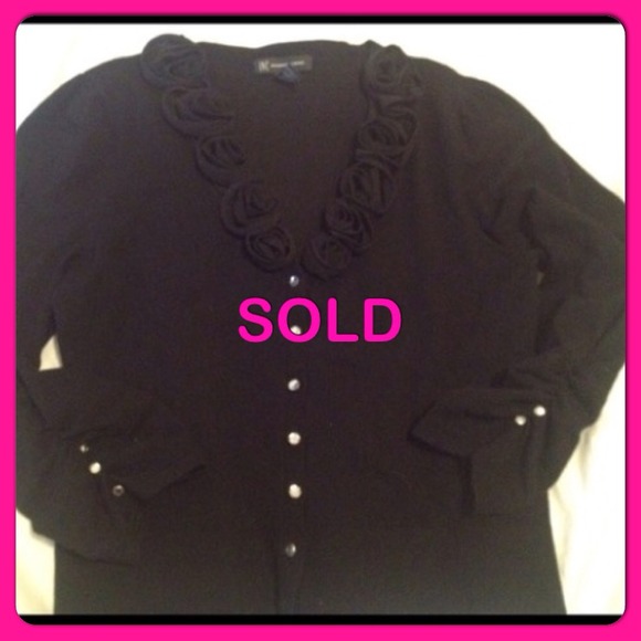 👏SOLD👏💜INC sz xl sweater a must have!💜