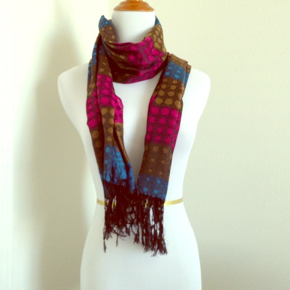 📛SOLD📛Lovely Multicolor Scarf