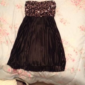 Strapless sequin top dress
