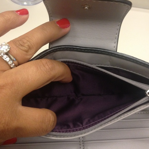 -SOLD-💯% Authentic Coach Wallet - Picture 3 of 4