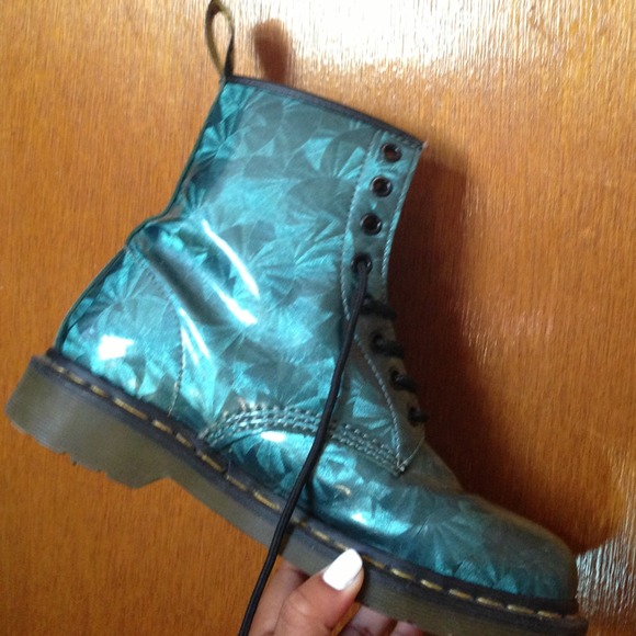 DOCTOR MARTEN EMERALD LIMITED EDITION BOOTS