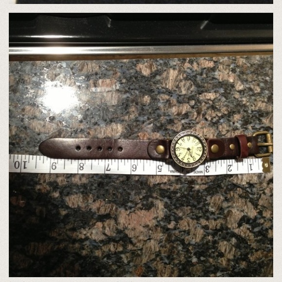 SOLD! REAL BROWN LEATHER TRENDY WATCH ✨✨ - Picture 2 of 2