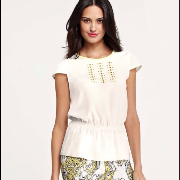 *HOST PICK*  Adorable Ann Taylor chain dot blouse