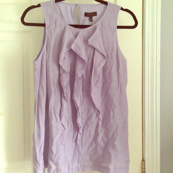 ✨NEW✨ Lavender Ruffled Top Size M