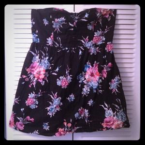 Cute floral print sun dress, size xl.