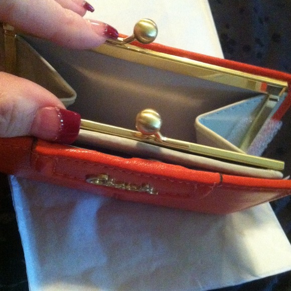 SOLD🎈overflowz1💋Authentic Coach Wallet❤ - Picture 2 of 4