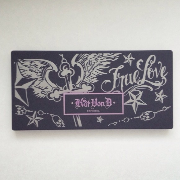 ❌SOLD❌Kat Von D True Romance Palette - True Love