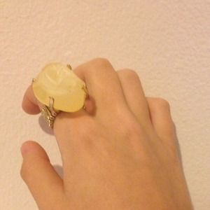 pale yellow gemstone ring