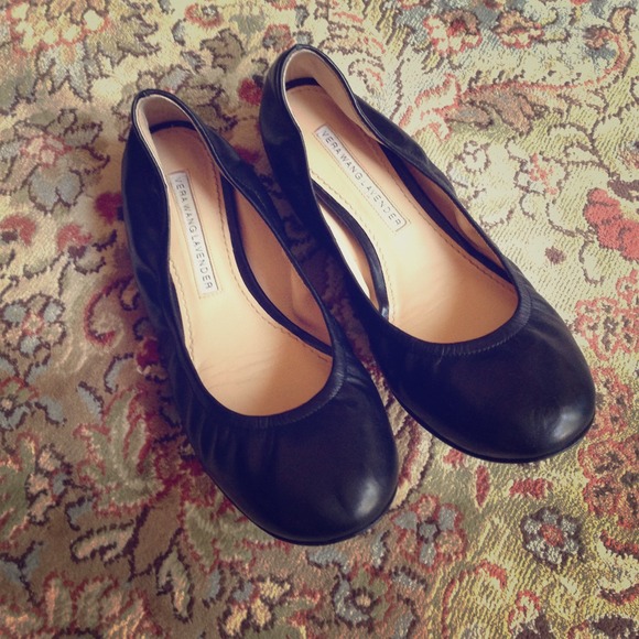 🚫SOLD🚫 Vera wang lavender flats