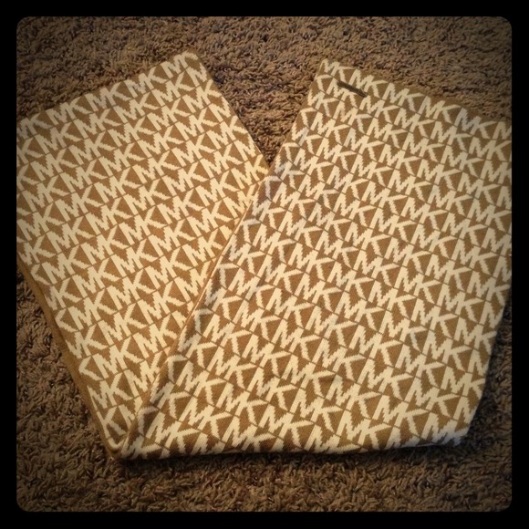 💢Sold💢Michael Kors Scarf