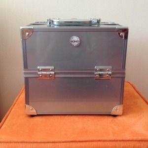 Makeup train case