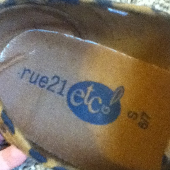 Cheetah Sneakers - Picture 3 of 3