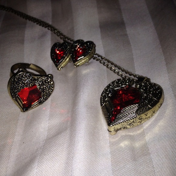 Red heart wing antique jewelry set