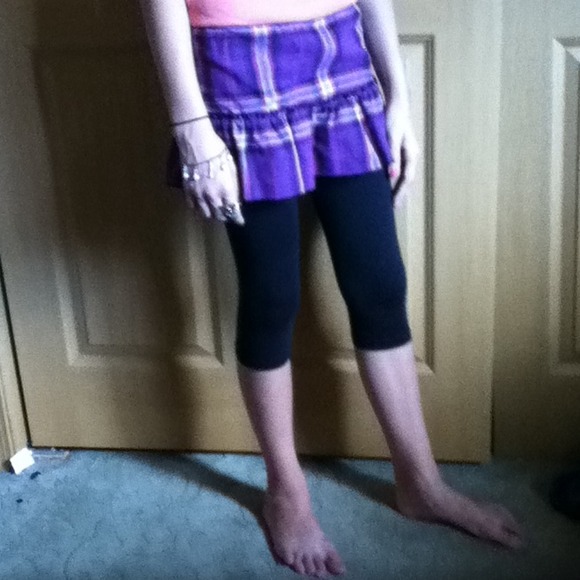:) plaid skirt and black leggings