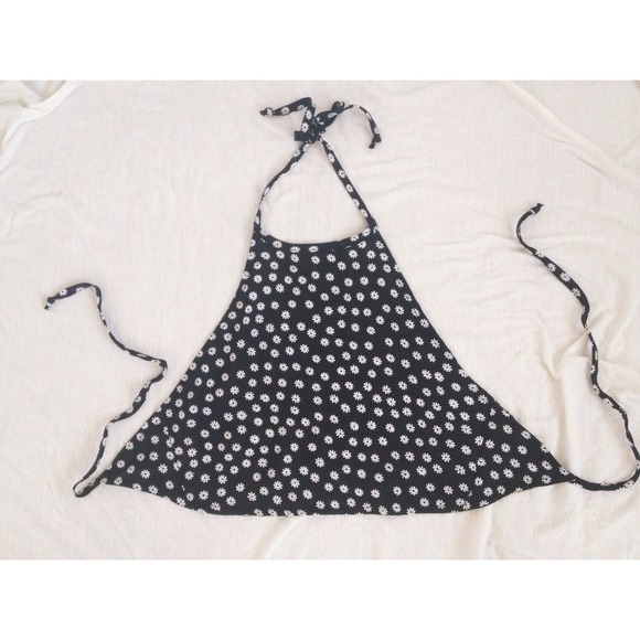 🚫TRADED🚫 brandy melville daisy anastasia top 🌸 - Picture 2 of 3