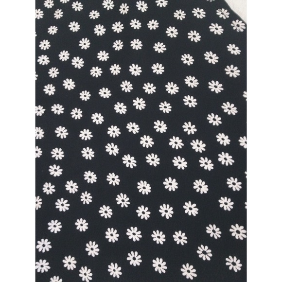 🚫TRADED🚫 brandy melville daisy anastasia top 🌸 - Picture 3 of 3