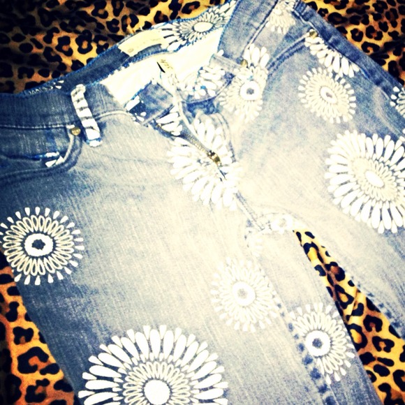 Grey boyfriend jeans with flower pants