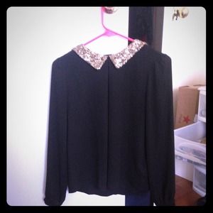 Sequined collar black shirt