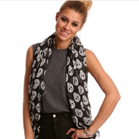 💀Black and white chiffon skull scarf💀 - Picture 3 of 5