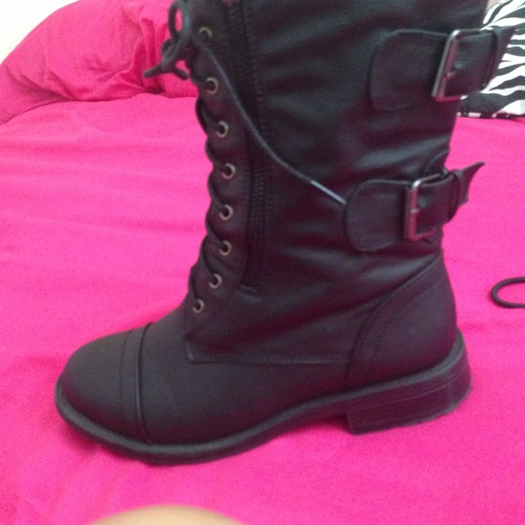 Combat Boots - Picture 2 of 4