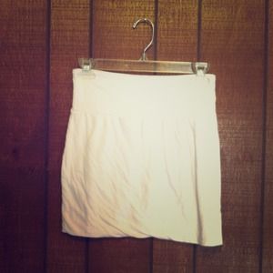 ⚡FLASH SALE ⚡White Rue 21 tight body skirt