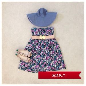 SOLD in bundle!!! Floral sweetheart dress