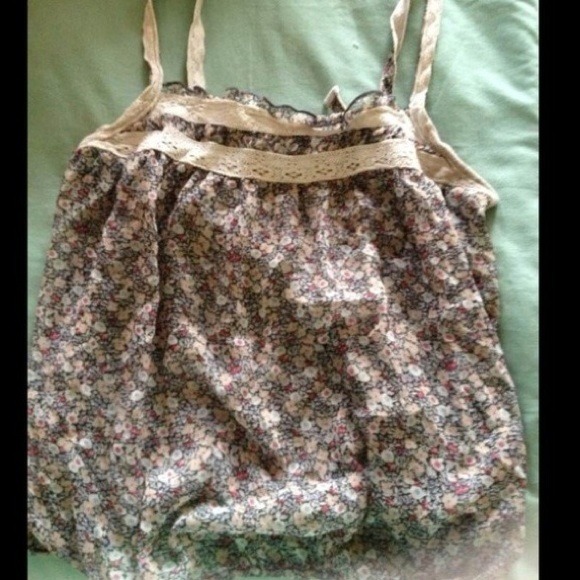 American Eagle AE shirt