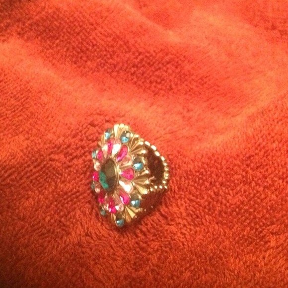 Multi-colored ring. - Picture 3 of 4