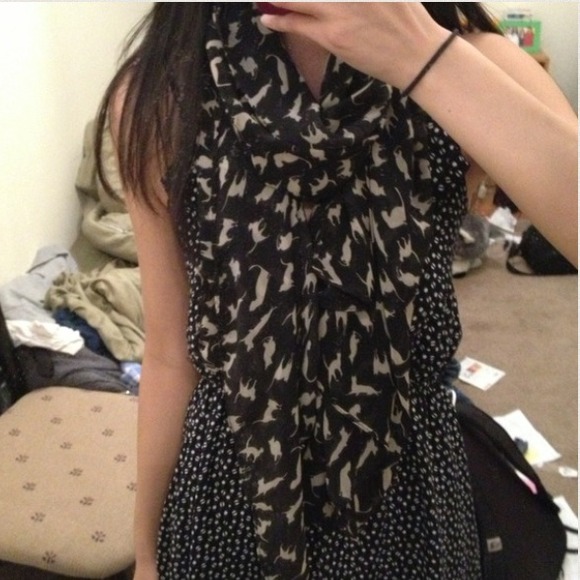 ⛔ SOLD Black Scarf with Cat Print⛔