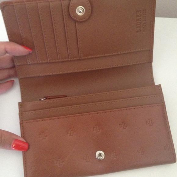 💯 Authentic Ralph Lauren Wallet - Picture 2 of 3
