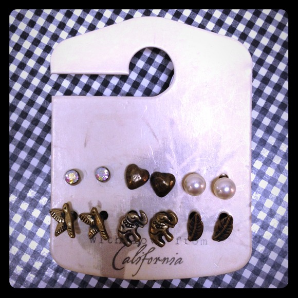 6 pairs of earrings! **NWT**