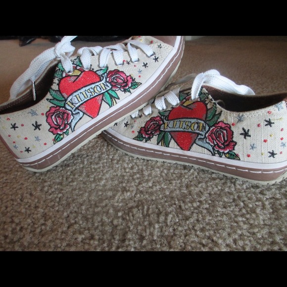 🎉KITSON SNEAKERS🎉 NEGOTIABLE! 🎉